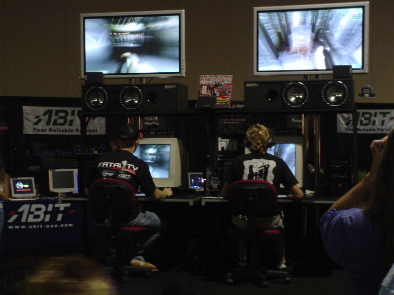 Fatal1ty playing Doom3 1v1 in his own very special booth, designed for very special people.